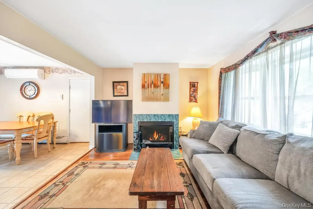 38 Pond Lane Ridge NY 11961