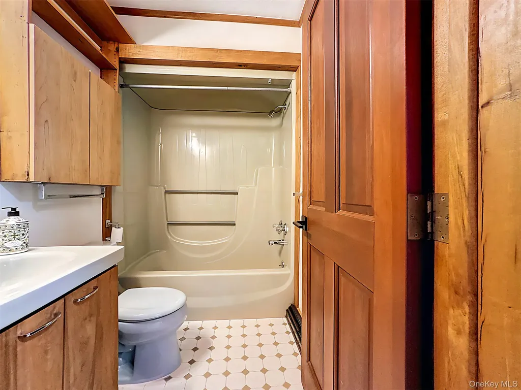 15 Deans Way Neversink NY 12765