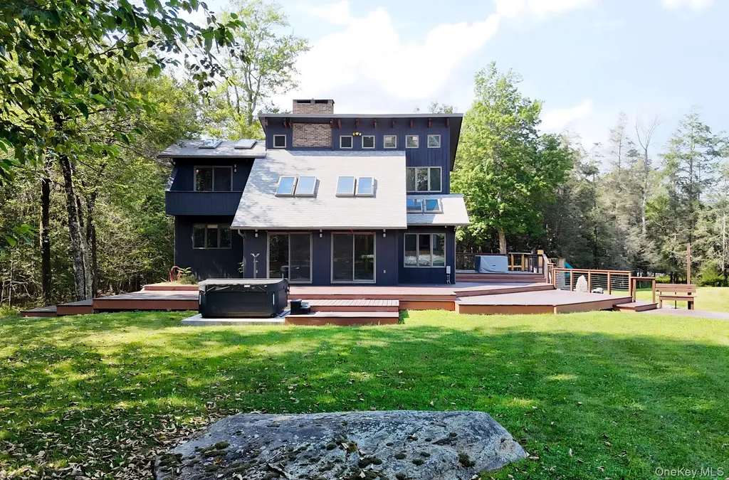 15 Deans Way Neversink NY 12765