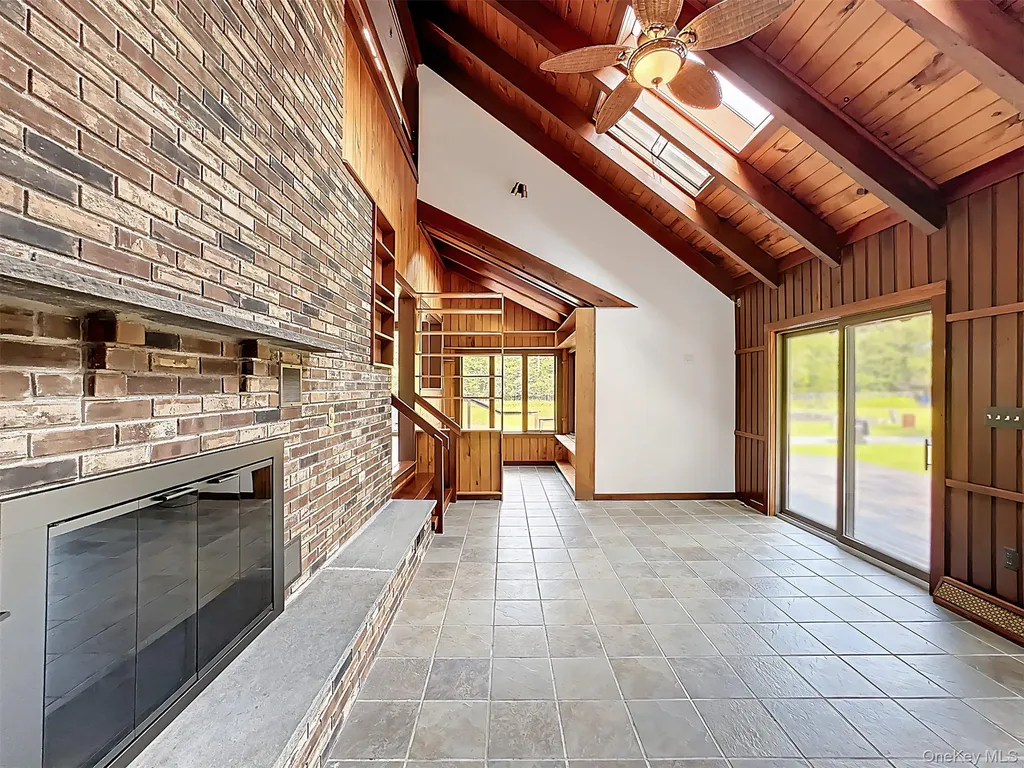 15 Deans Way Neversink NY 12765