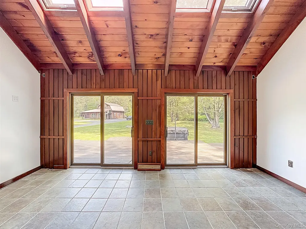 15 Deans Way Neversink NY 12765