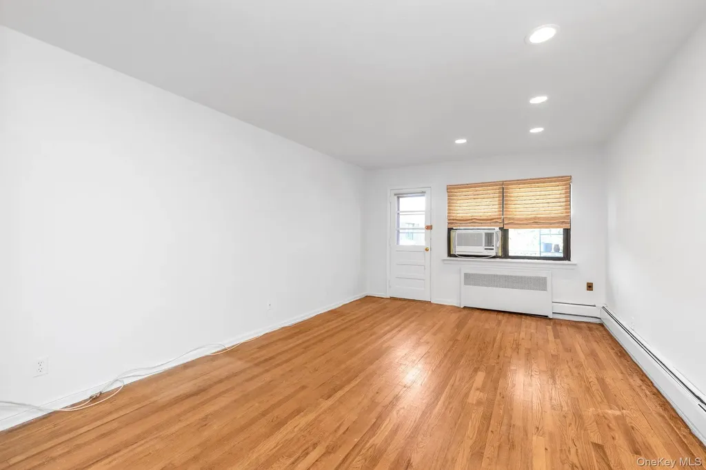 1197 E Broadway Hewlett NY 11557