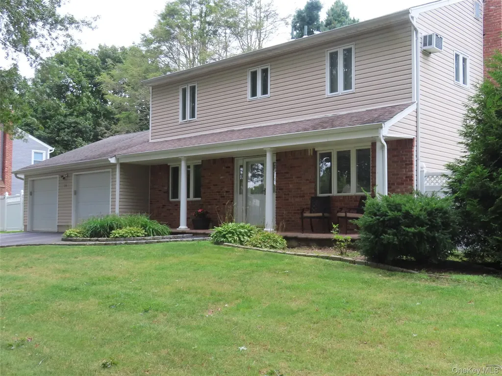 19 Foothill Lane Dix Hills NY 11746
