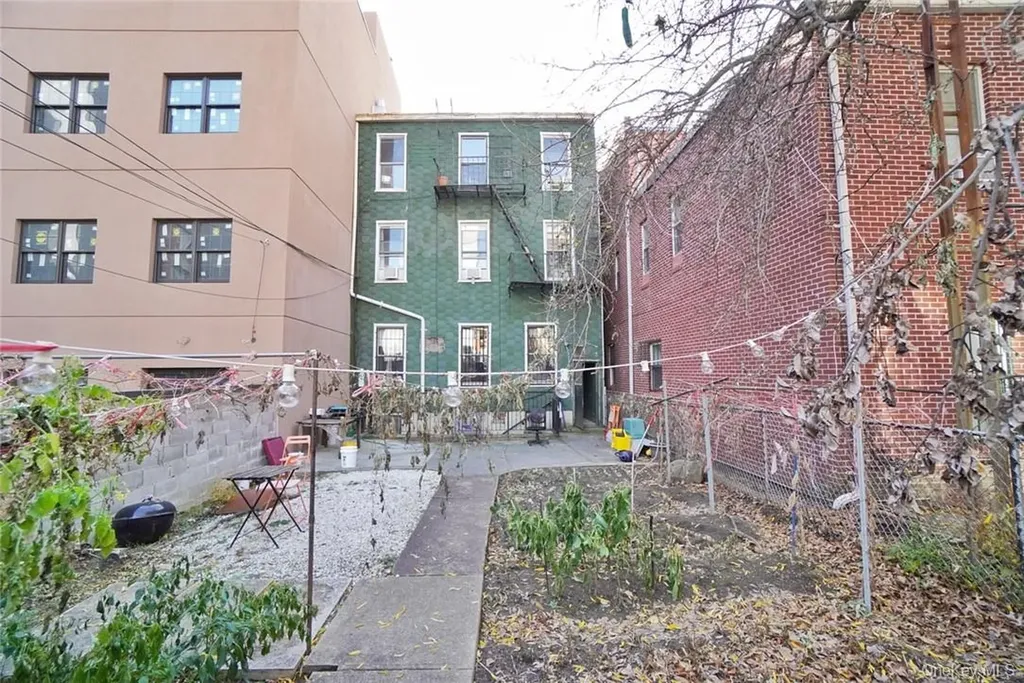 157 North 5th Street Brooklyn NY 11211