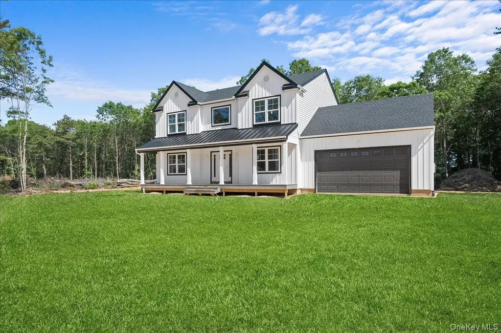 11 Fourth Avenue Centereach NY 11720