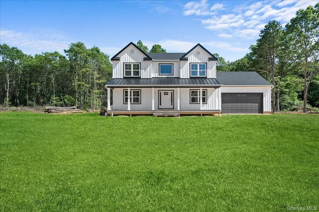 11 Fourth Avenue Centereach NY 11720