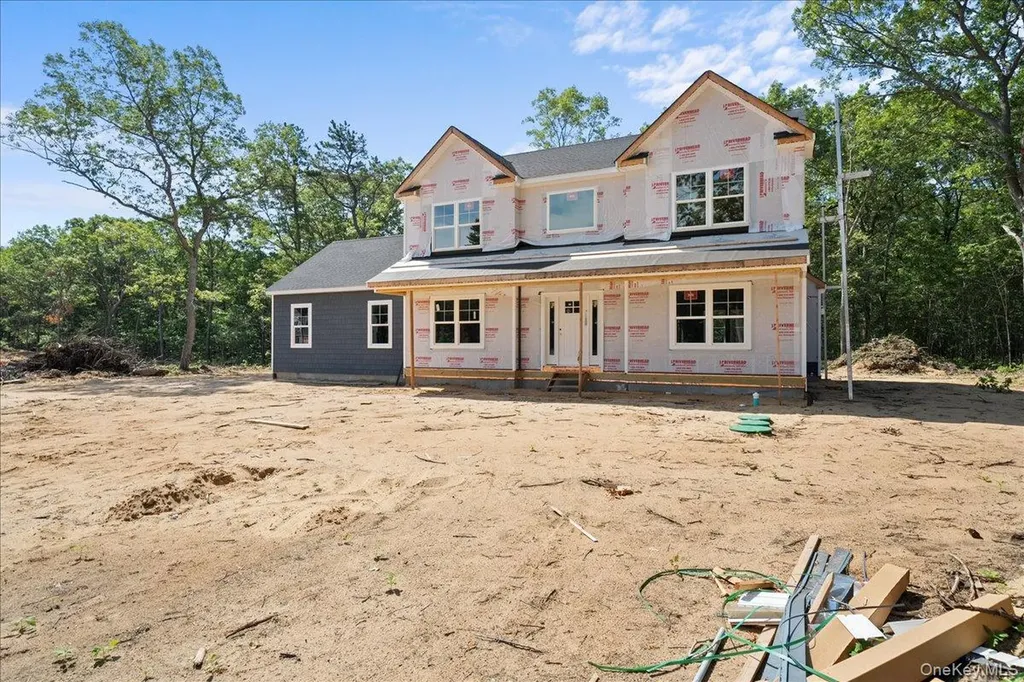 11 Fourth Avenue Centereach NY 11720