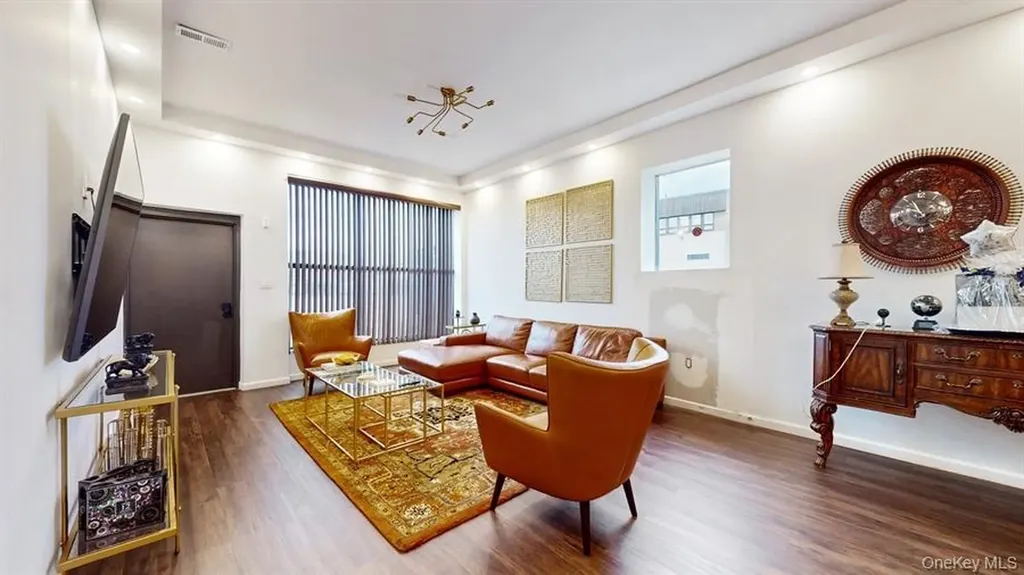 26-32 Bond Street Westbury NY 11590