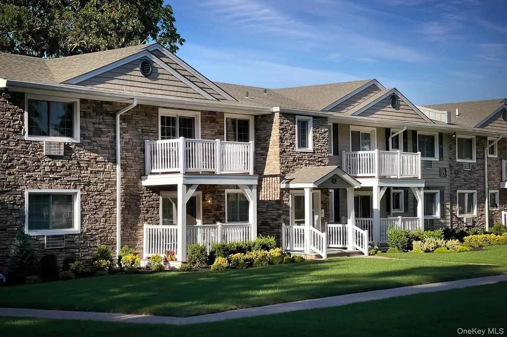 9 Williams Boulevard Lake Grove NY 11755