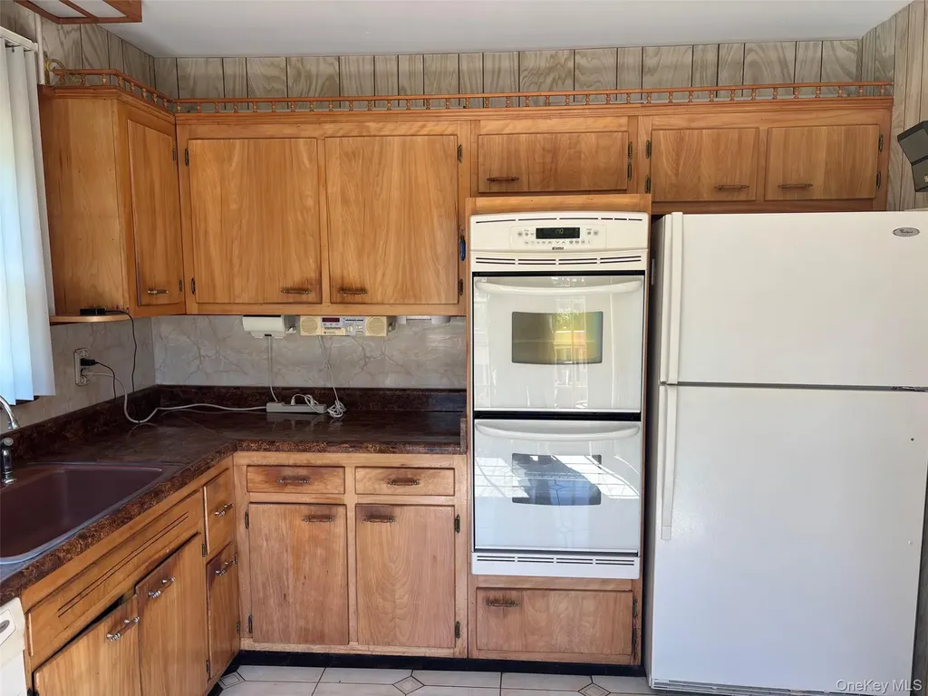 10 13th Avenue West Babylon NY 11704