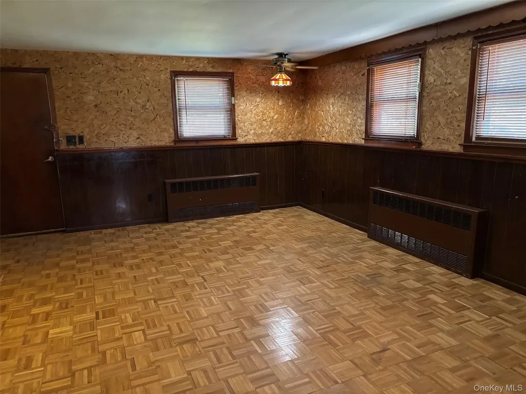 10 13th Avenue West Babylon NY 11704