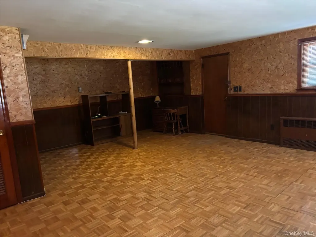10 13th Avenue West Babylon NY 11704