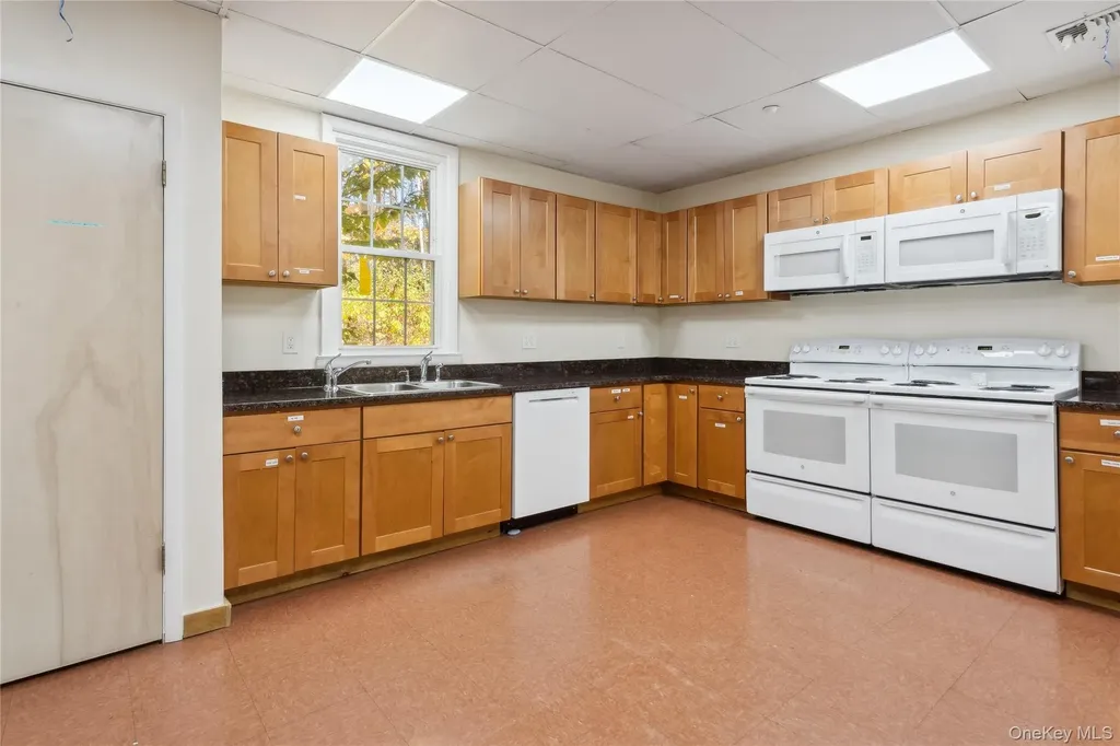 58 Goose Hill Road Cold Spring Harbor NY 11724