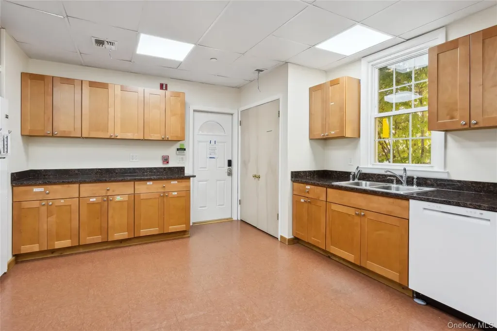 58 Goose Hill Road Cold Spring Harbor NY 11724