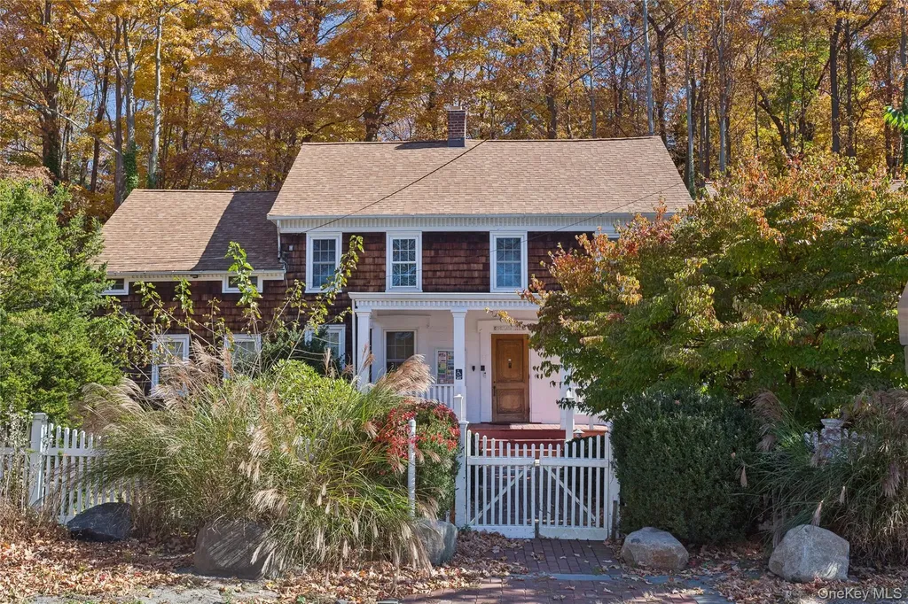 58 Goose Hill Road Cold Spring Harbor NY 11724