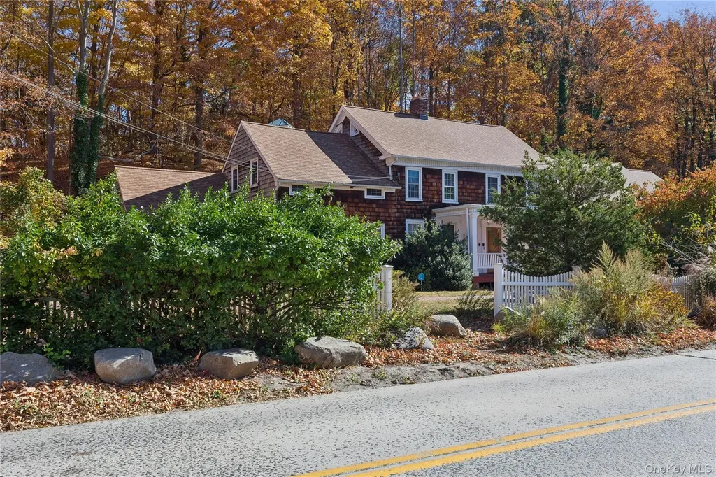 58 Goose Hill Road Cold Spring Harbor NY 11724