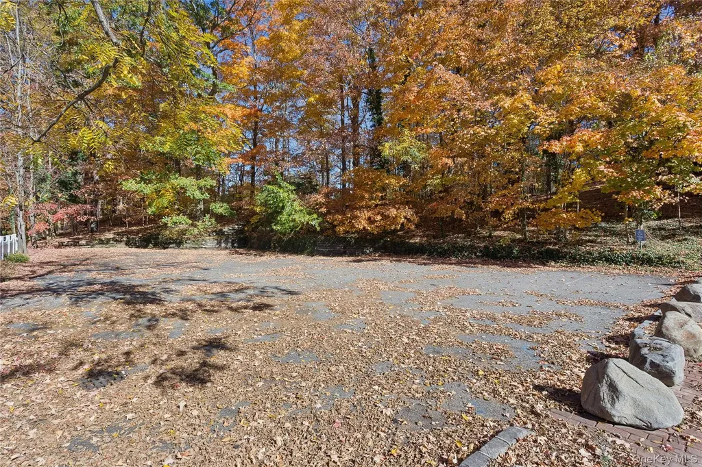 58 Goose Hill Road Cold Spring Harbor NY 11724