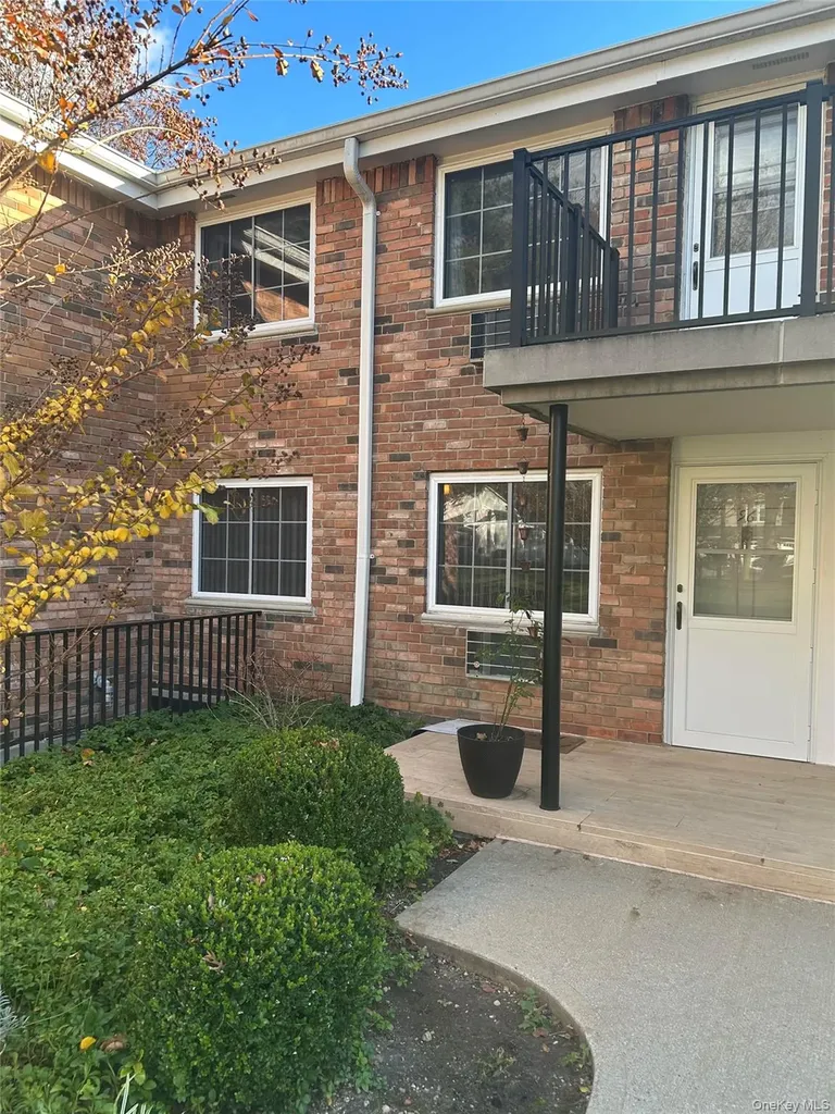 96 Jervis Avenue Farmingdale NY 11735