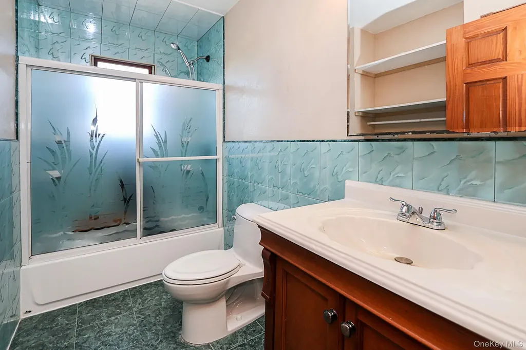 828 E. Meadow Avenue East Meadow NY 11554