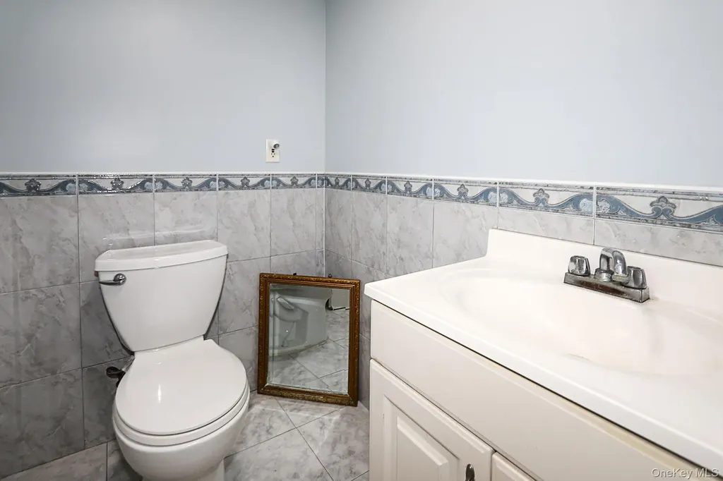 828 E. Meadow Avenue East Meadow NY 11554