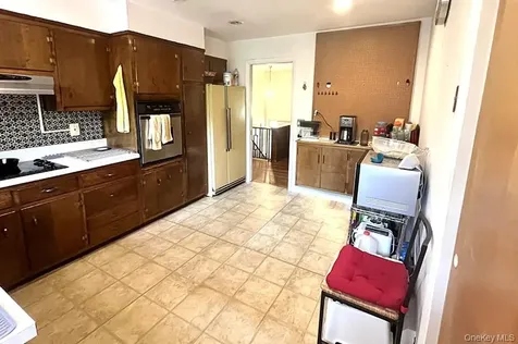 457 Quaker Ridge Road New Rochelle NY 10804