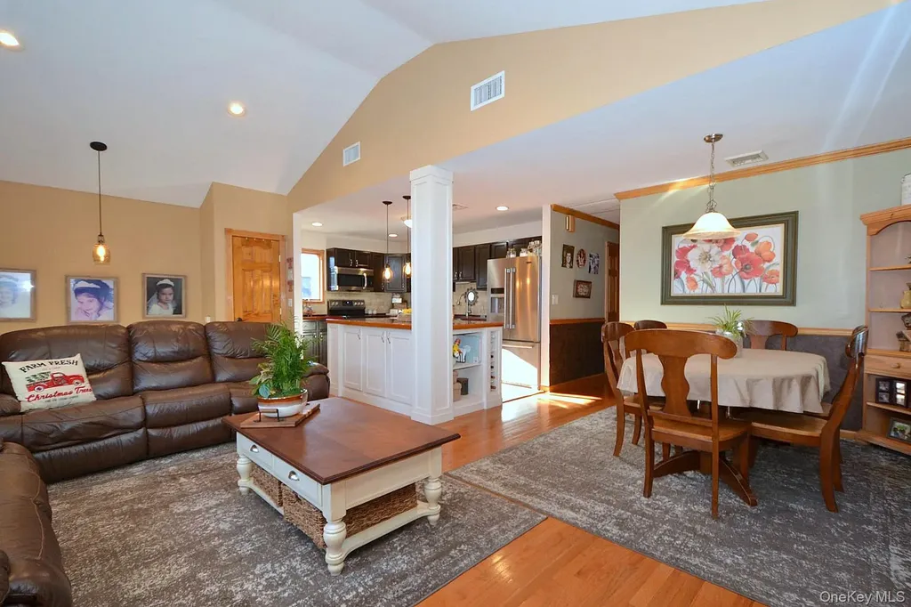 29 Granby Place Ronkonkoma NY 11779