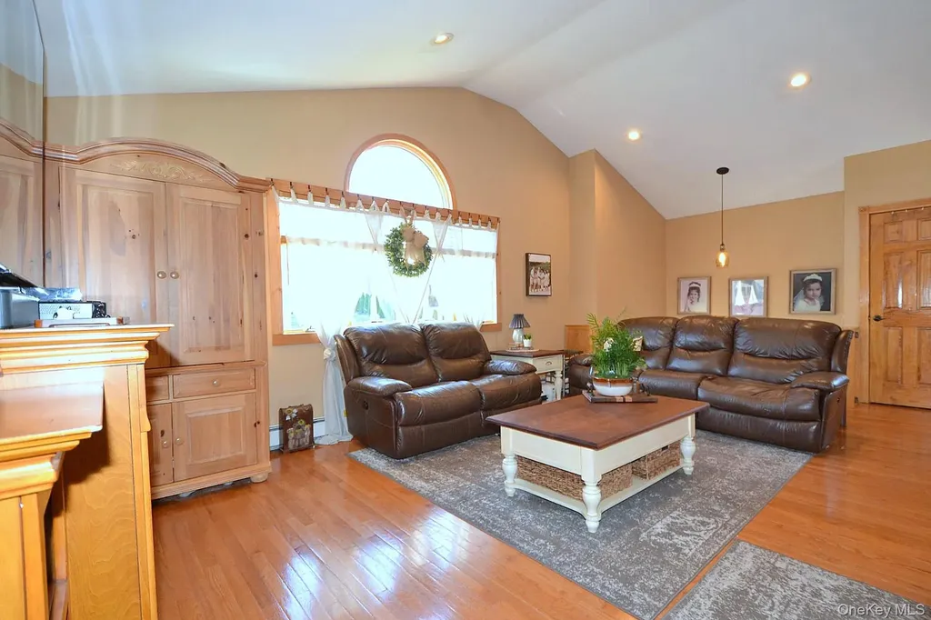 29 Granby Place Ronkonkoma NY 11779
