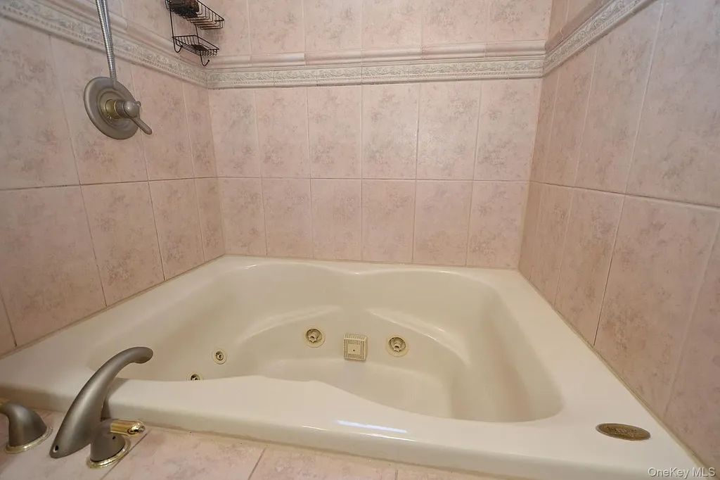 29 Granby Place Ronkonkoma NY 11779