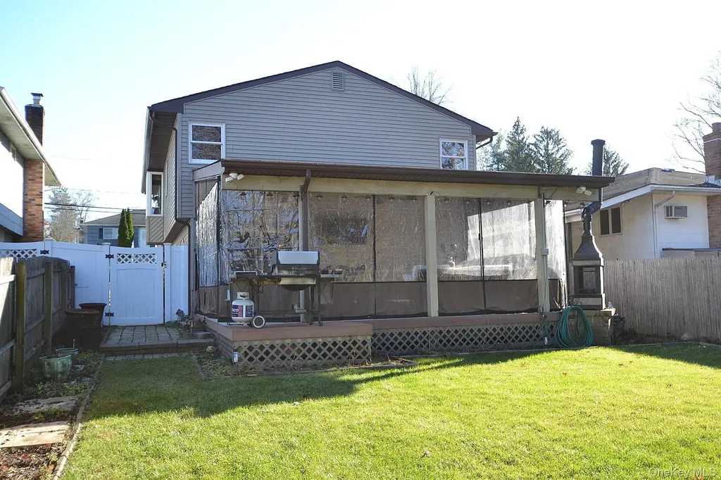 29 Granby Place Ronkonkoma NY 11779