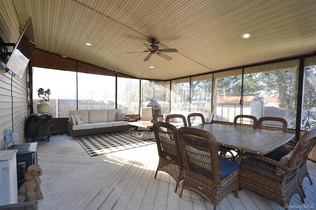29 Granby Place Ronkonkoma NY 11779