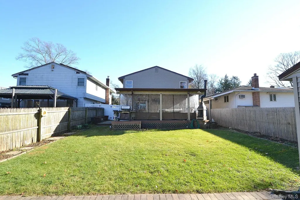 29 Granby Place Ronkonkoma NY 11779