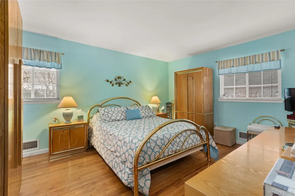 6 Sunny Lane Bay Shore NY 11706