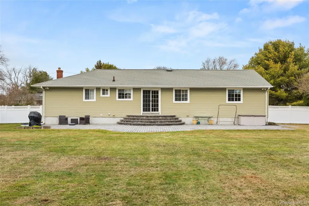6 Sunny Lane Bay Shore NY 11706