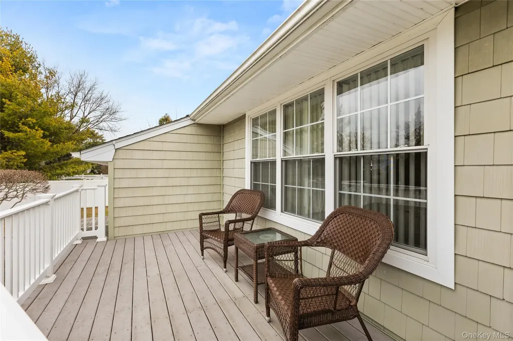 6 Sunny Lane Bay Shore NY 11706