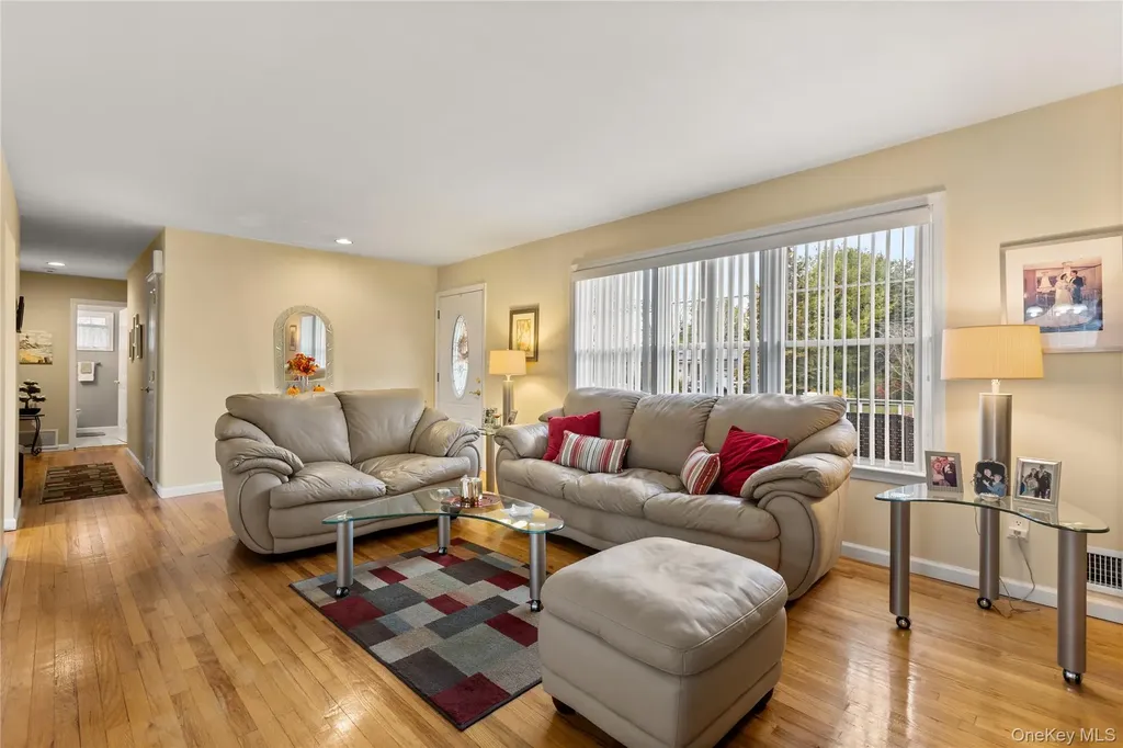 6 Sunny Lane Bay Shore NY 11706