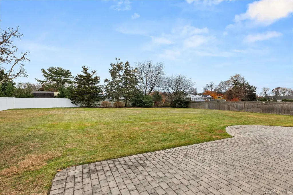 6 Sunny Lane Bay Shore NY 11706