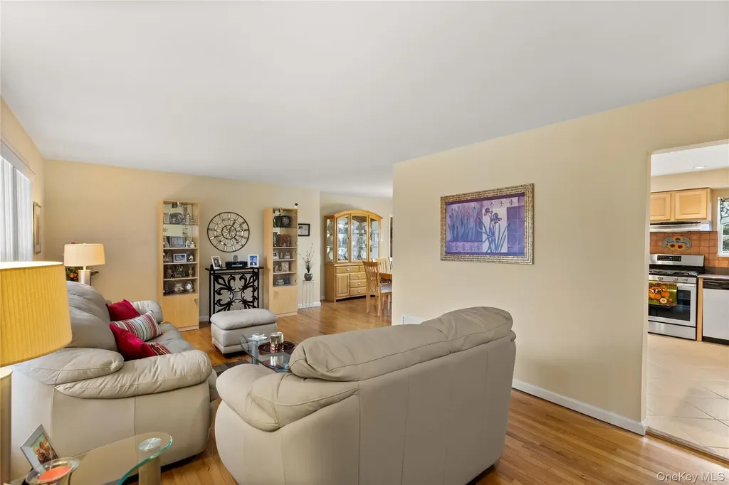 6 Sunny Lane Bay Shore NY 11706