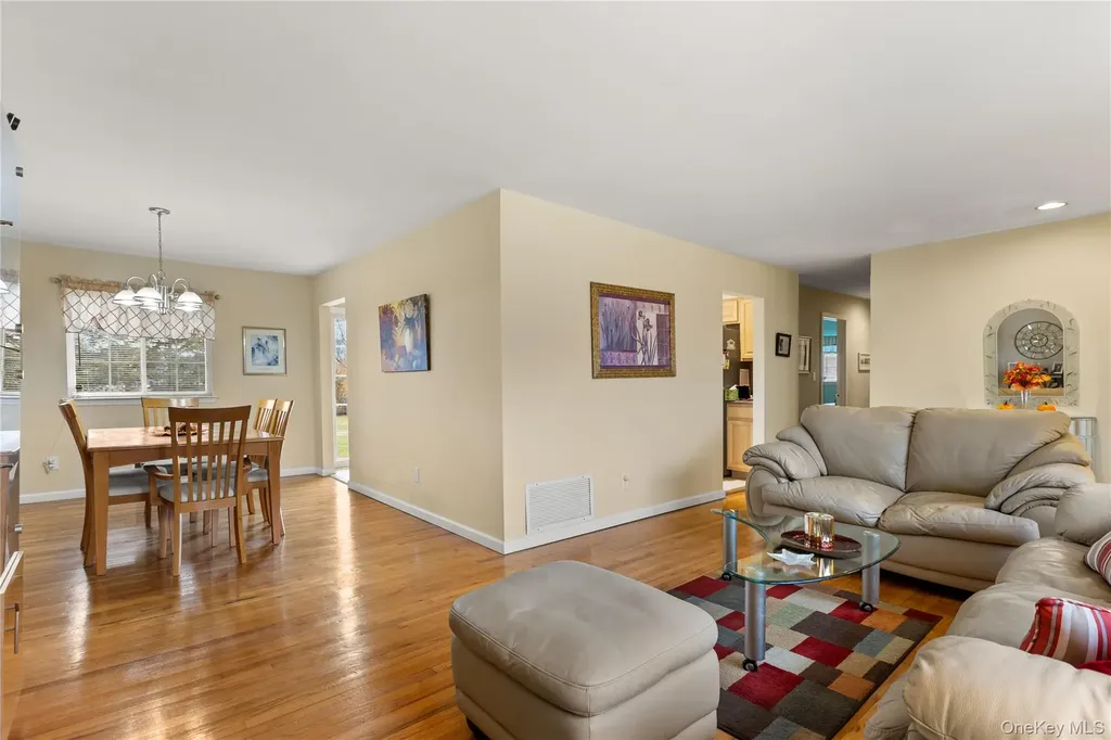 6 Sunny Lane Bay Shore NY 11706