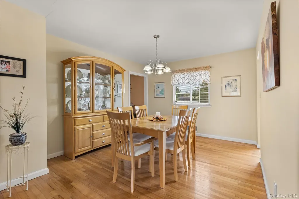 6 Sunny Lane Bay Shore NY 11706