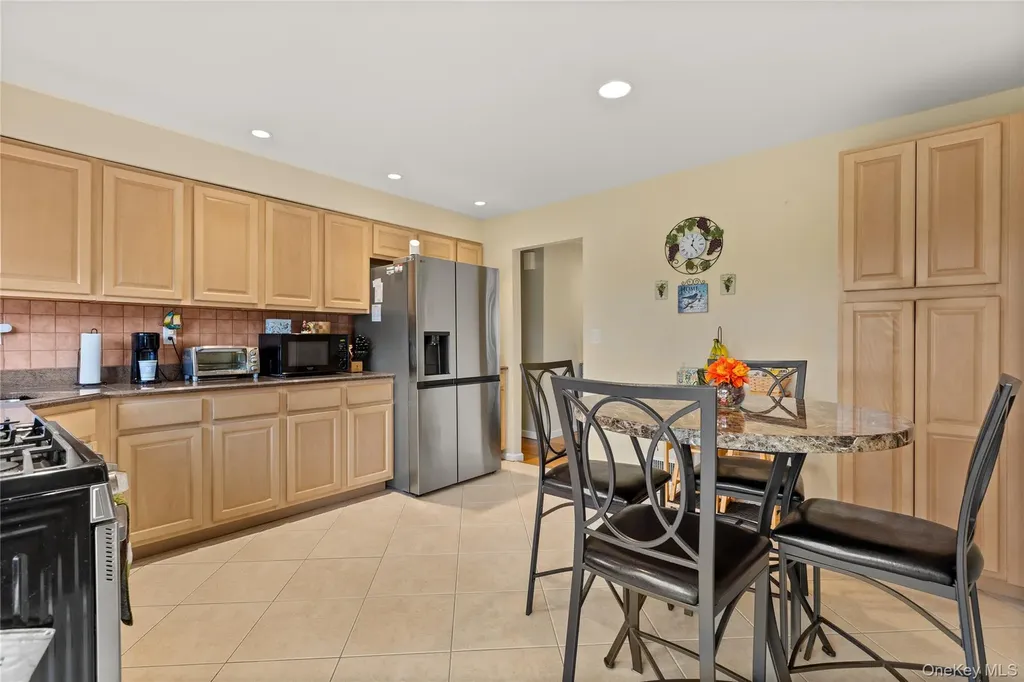 6 Sunny Lane Bay Shore NY 11706