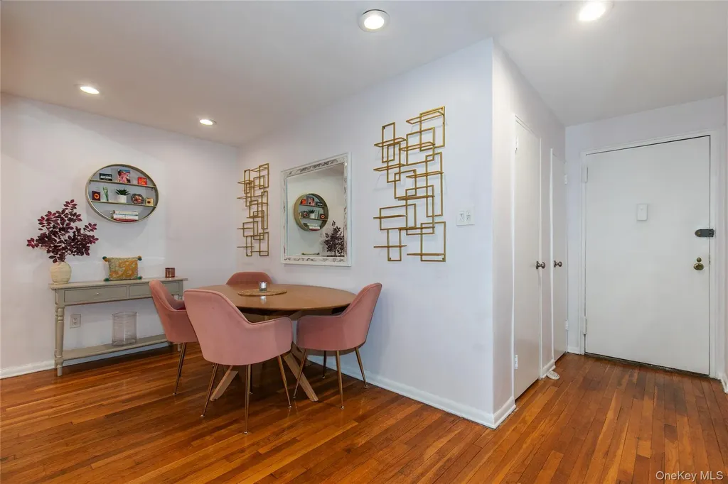 45 Hillpark Avenue Great Neck NY 11021