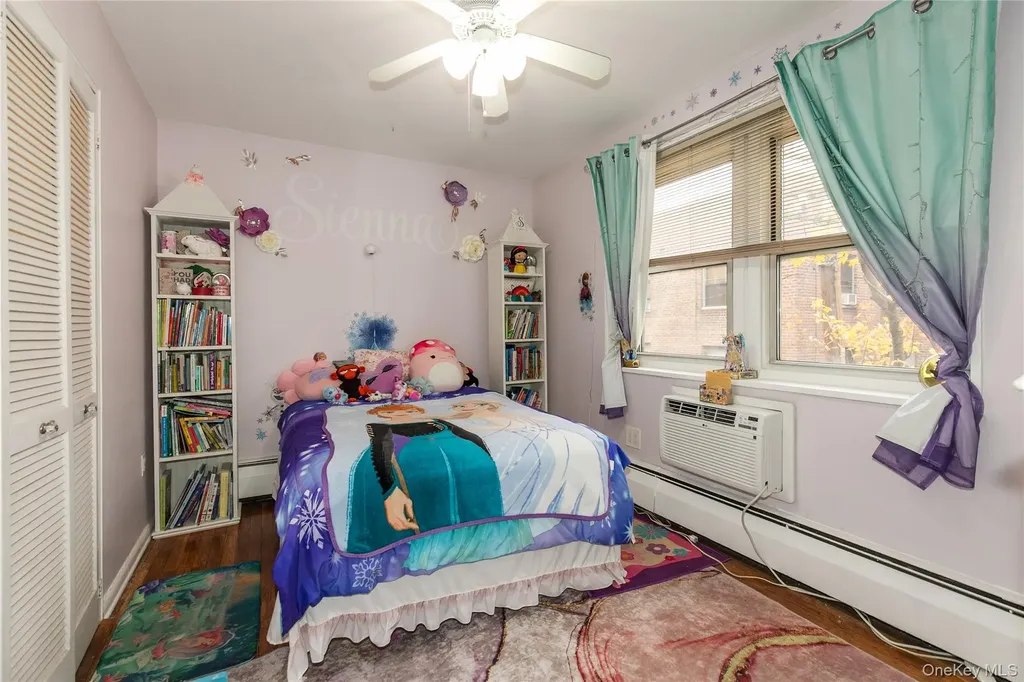 45 Hillpark Avenue Great Neck NY 11021