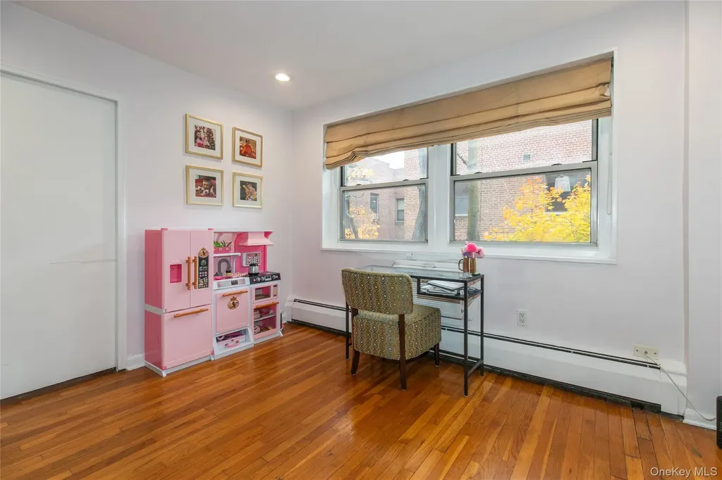 45 Hillpark Avenue Great Neck NY 11021