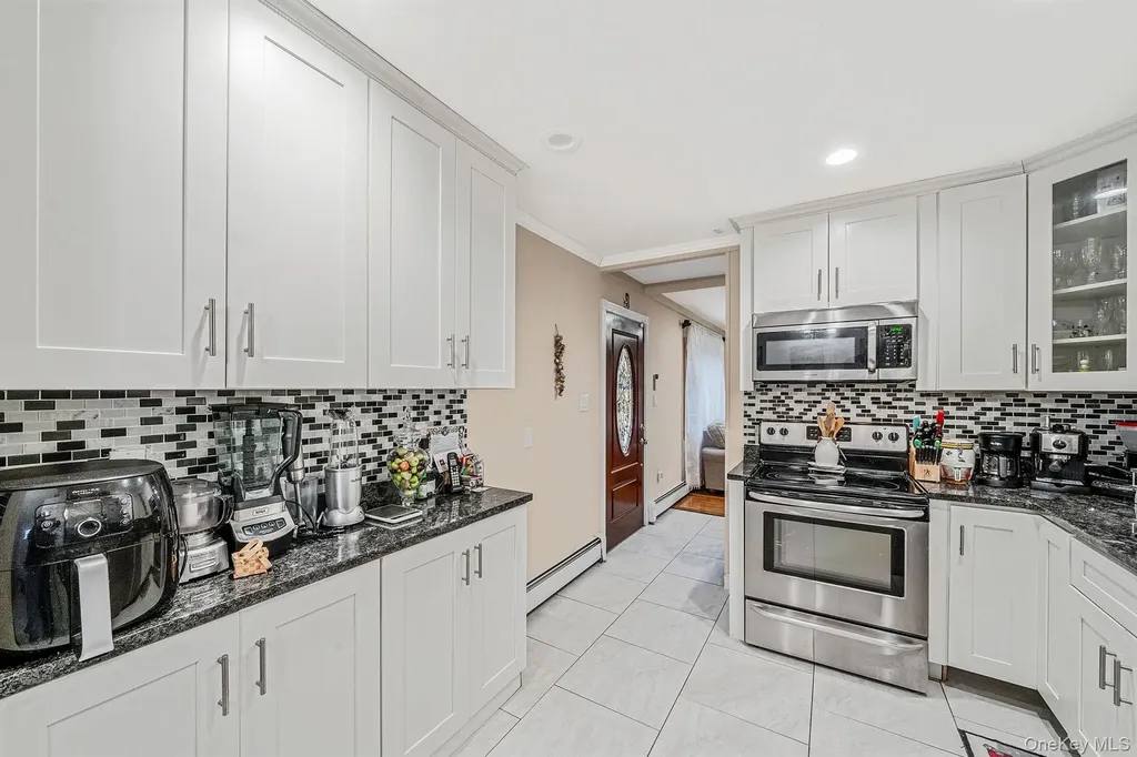 38 Farm Lane Levittown NY 11756
