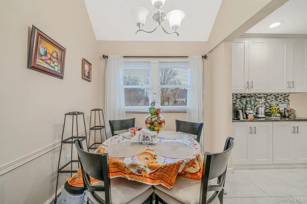 38 Farm Lane Levittown NY 11756