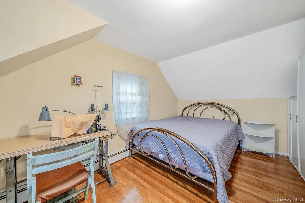 38 Farm Lane Levittown NY 11756