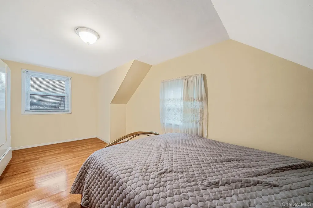 38 Farm Lane Levittown NY 11756