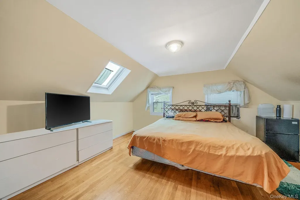 38 Farm Lane Levittown NY 11756