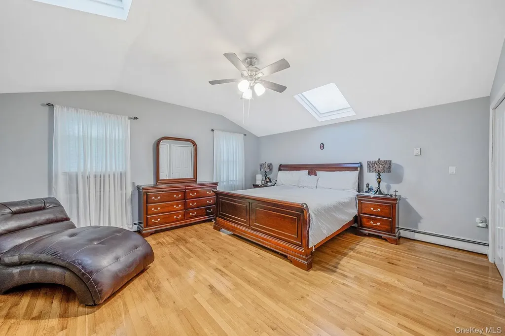 38 Farm Lane Levittown NY 11756