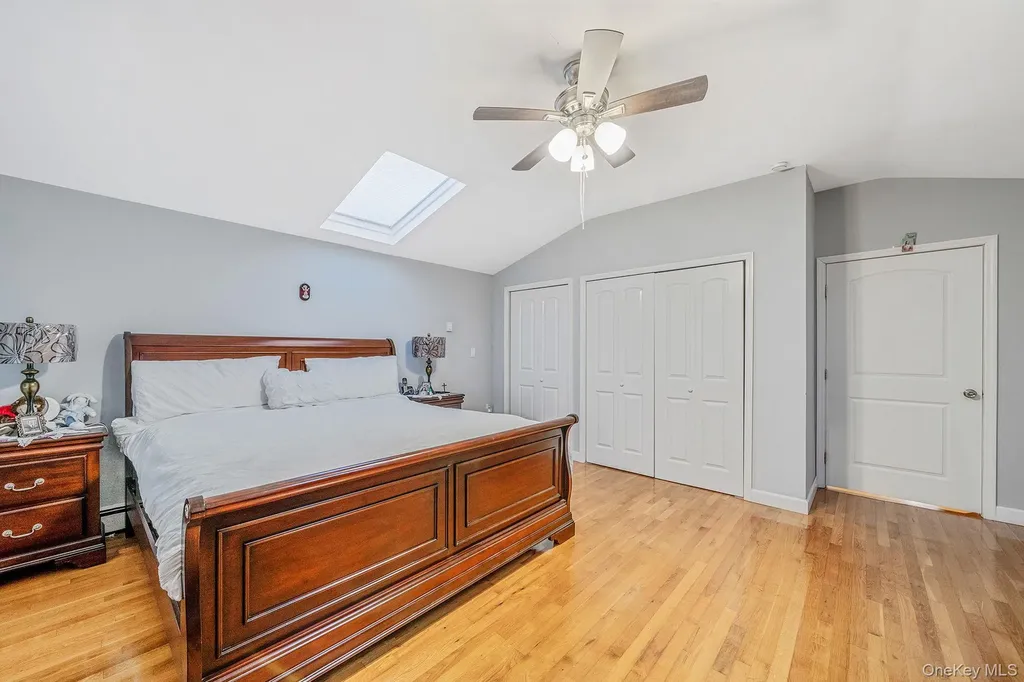 38 Farm Lane Levittown NY 11756